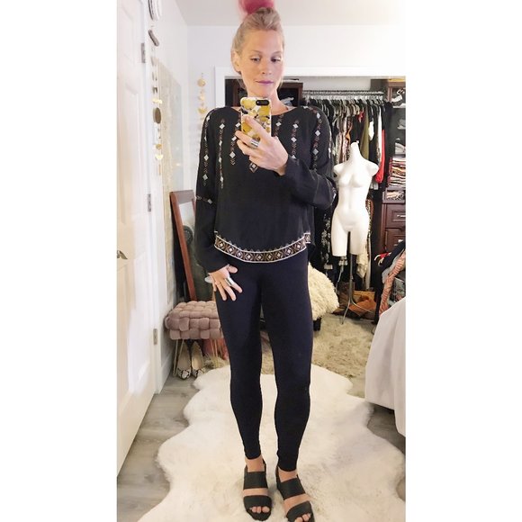 UEC | Lush Embroidered Blouse | Size M | High Low Style - Picture 6 of 12